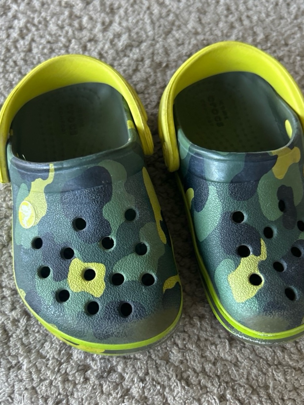 CROCS Kids' Camo Classic Clog - Green & Yellow